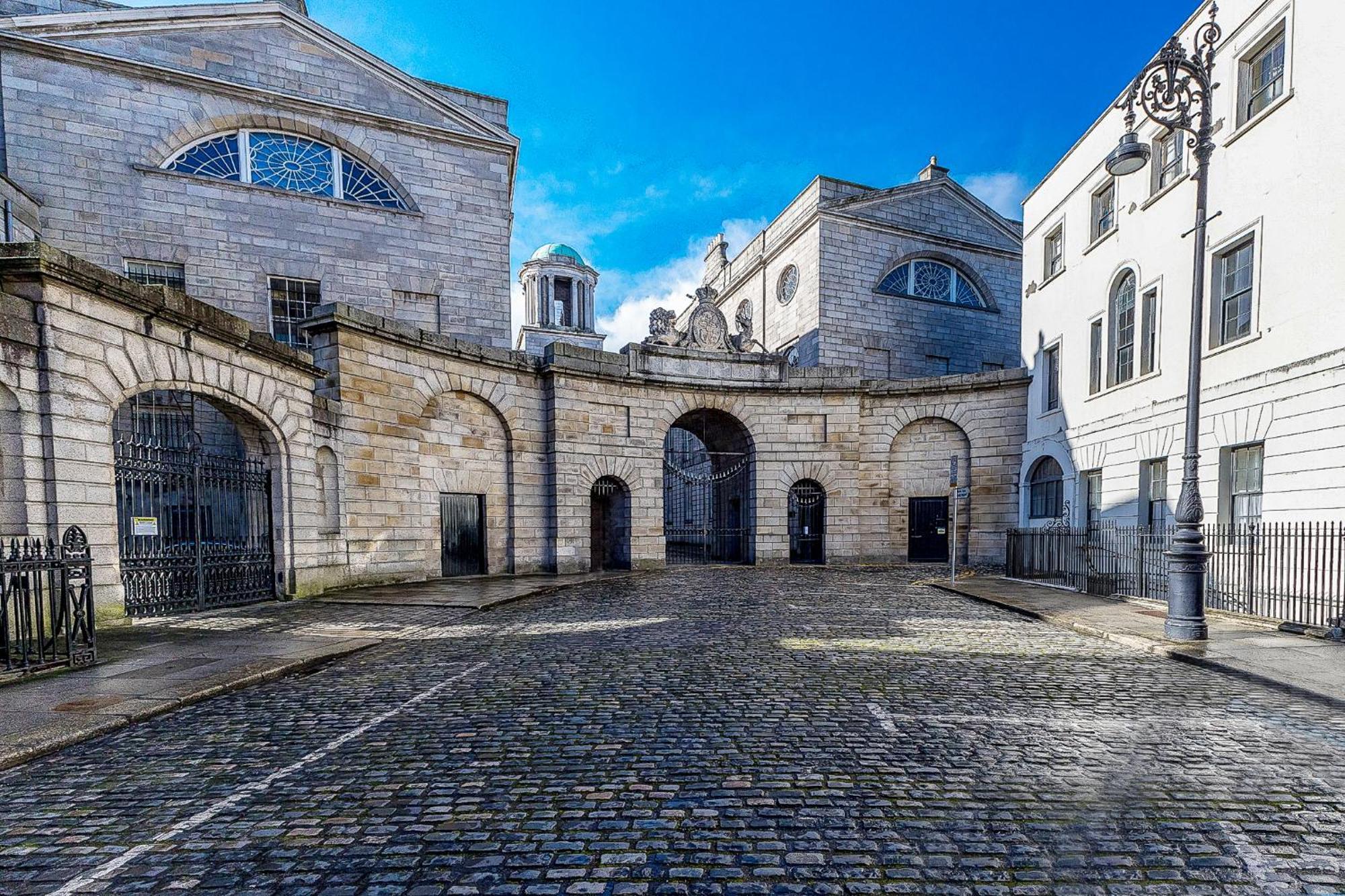 Leinster Apartment, 7 Henrietta Street, Dublin City Centre Eksteriør billede